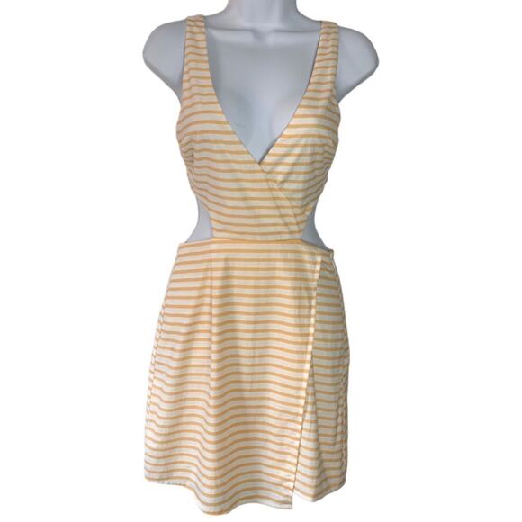 Superdown Mya Tie Back Dress Yellow and White - Picture 2 of 8